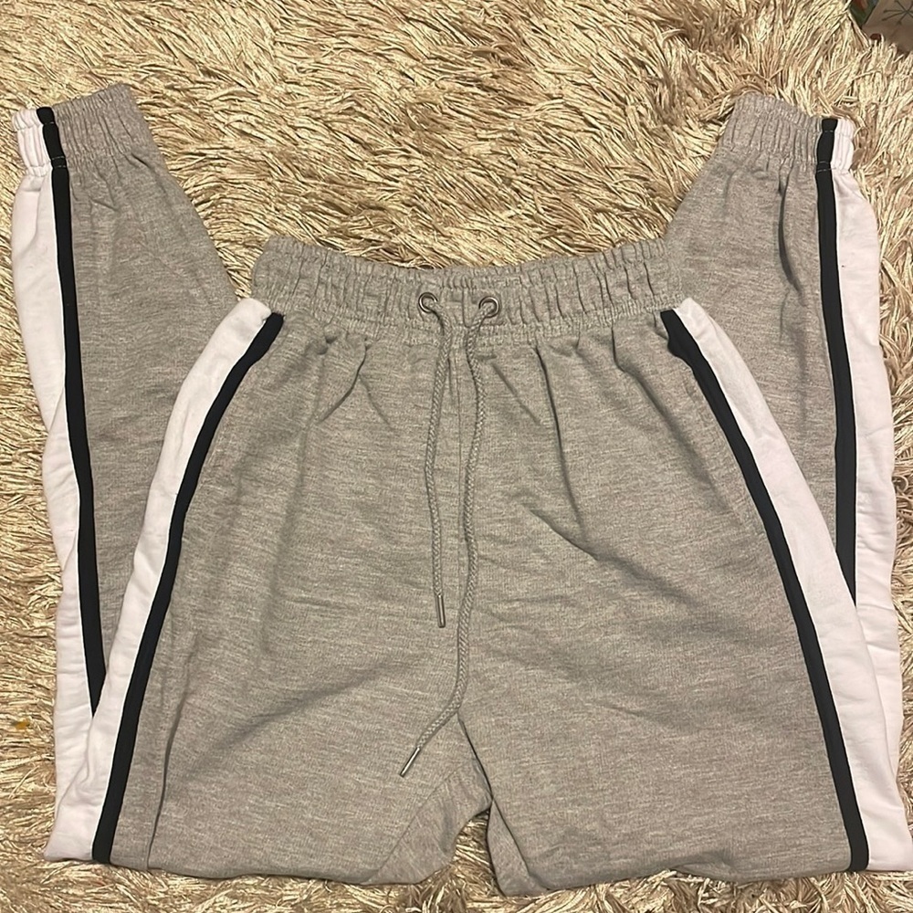PRETTY Little Thing High Rise Gray Sweatpants Size 1